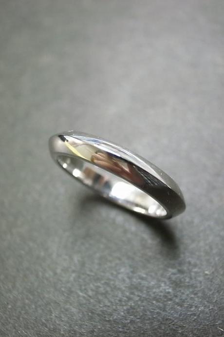 Simple Classic Wedding Ring In 14k White Gold
