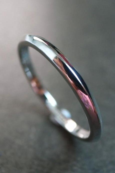 Classic Wedding Ring in 14K White Gold