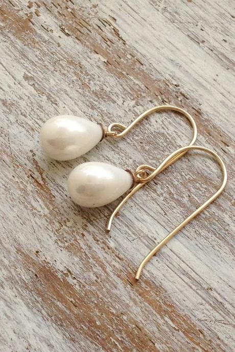 Gold earrings, dangle earrings, wedding jewelry, bride earrings, white pearl earrings, gold filled earrings, classic earrings - 20008