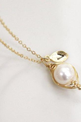 Pea in a pod necklace, Initial necklace, Mom, Mother, Mother's DAY, Baby Shower Gift, Simple necklace, pea pod necklace, pearl necklace