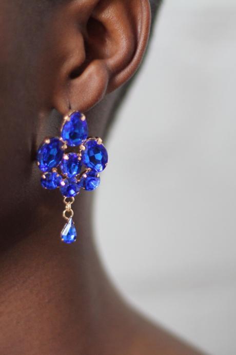 Small Dangling Blue Fashion Earrings 