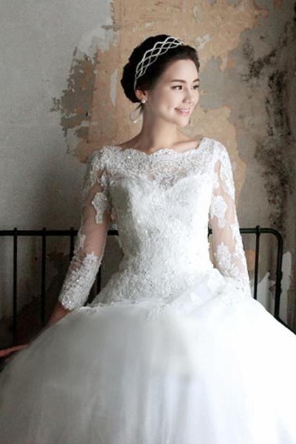 Wd141 Romantic Wedding Dress Half-Sleeve Wedding Dress Lace Wedding Dress Wedding Dress with Lace Up A-Line Wedding Dress