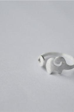 Silver Elephant ring, plain silver tiny ring, simple and clean, one size suits all (JZ31)