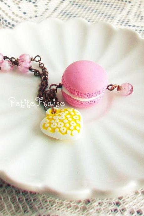 'Oh la la Macaron parisien à la fraise', French macaron necklace in pink and yellow, vintage style 