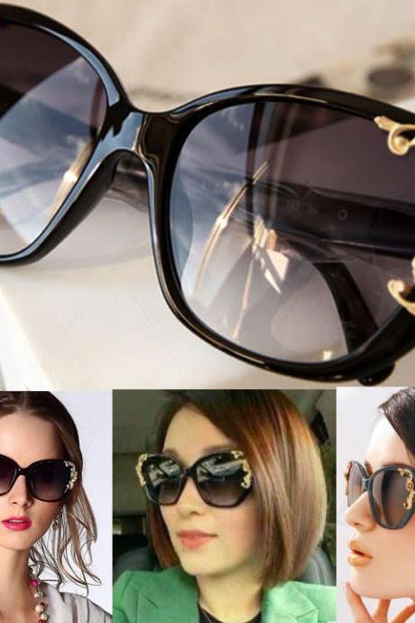 Gold-tone Roses Carving Oversize Frame Sunglasses