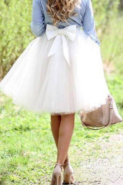 Knee-length Tulle Skirt Featuring Oversized Back Bow