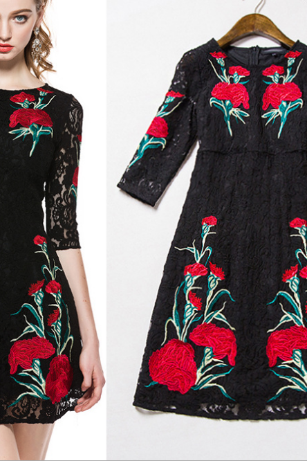 2015 High-end Positioning Embroidered Lace Dress