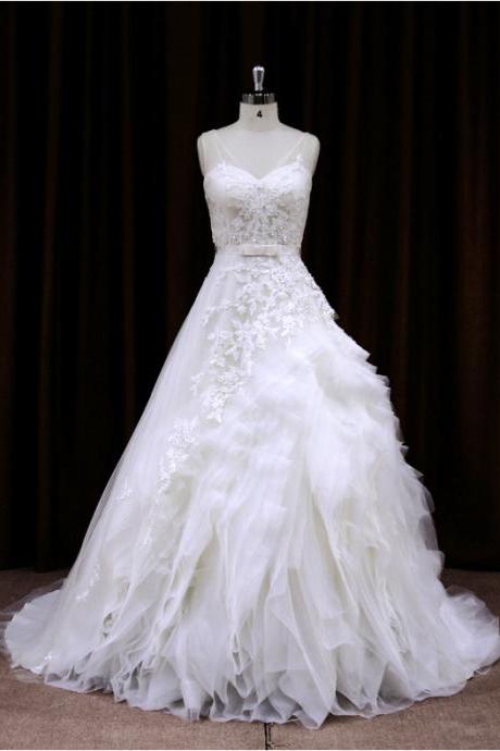 2015 Sweetheart Ball Gown Wedding Dress With Ruffled Skirt And Lace Appliques