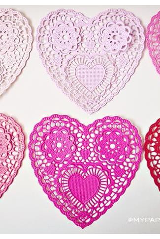 Heartshape Lace colored doilies 4'