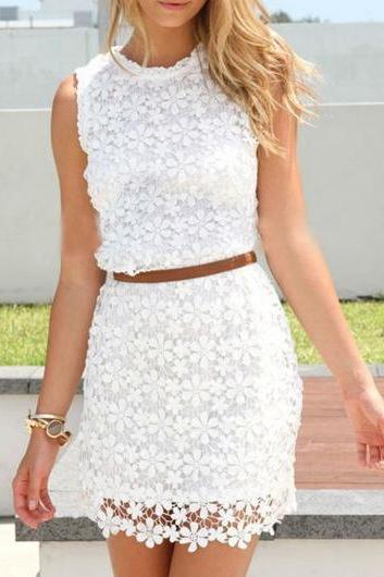 Charming Round Neck Sleeveless Lace Paned Dress - White