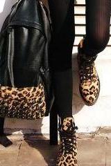 Fashion Vintage Leopard Punk Style Skull Rivet Handbag