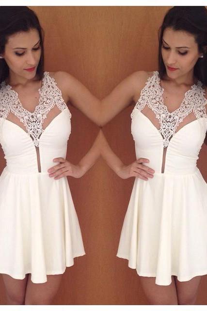 2015 Sexy v collar sleeveless white stitching lace dress
