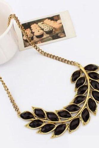 Statement Leaves Casual Outfit Black Woman Necklace