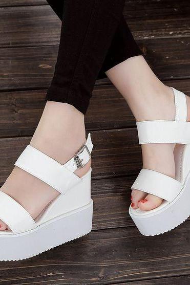 Cute and Comfortable Peep toe Sandals in White
