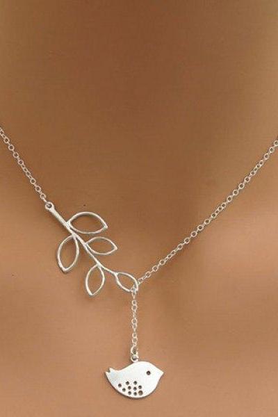 Stylish Women's Leaf Bird Pendant Necklace