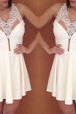 Sexy V Collar Sleeveless White Lace Stitching Chiffon Dress We04