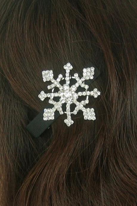 Snowflake hair clips, snow flakes, winter hair accessories ,winter wedding hair accessories, holiday wedding clips,winter hair clip
