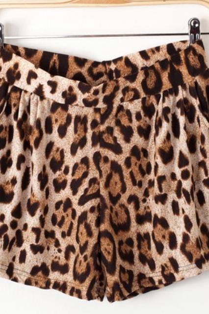 Elastic waist leisure loose elastic large size printing leopard shorts