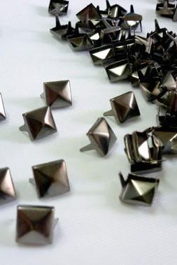  100x11mm Gunmetal Pyramid STUDS Metal Punk Rock Biker Spikes spots Heavy DIY S411