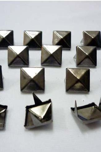  100pcs 1/2 inch Gunmetal pyramid studs Metal Punk ROCK Biker Spikes spots Heavy DIY S413