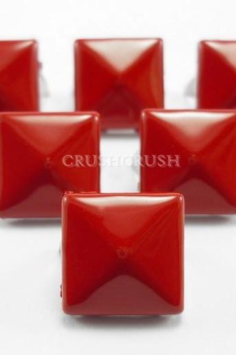 50pcs 1/2inches Red Pyramid Studs Punk ROCK Biker Spikes spots EMO S1213