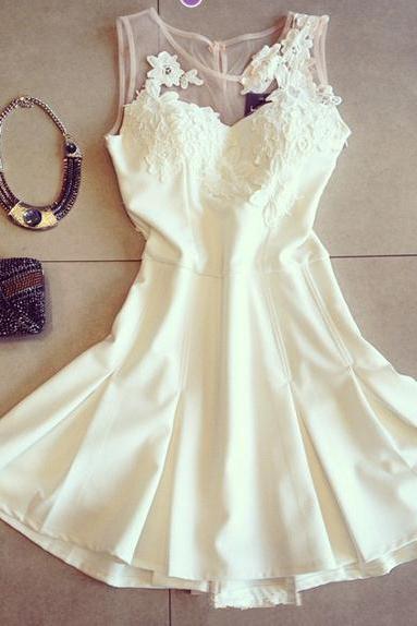 White Gauze Round Collar Sleeveless Splicing Lace Dress