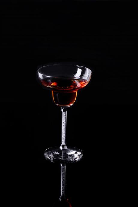 Personlized Crystal cocktail glass a pair with crystal base and moving crystal stem 15.1cm height party wine glass