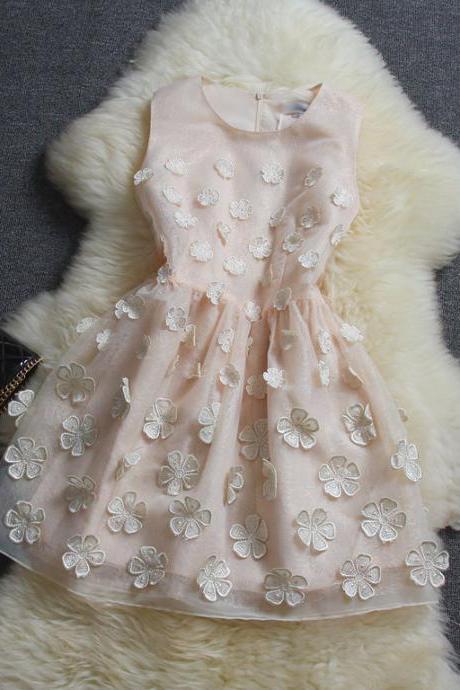 2015 hot summer Eavy Dimensional Flowers Embroidered Waist Sleeveless Dress 