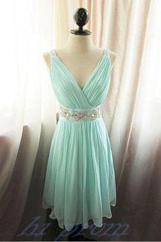 Mint Green Homecoming Dress,Straps Homecoming Dresses,Chiffon Homecoming Gowns,Cute Party Dress,Knee Length Prom Gown,Cocktails Dress,Bridesmaid Dress With Beadings