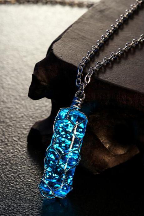 Pretty Cylindrical Luminous Necklace Glow In The Dark Crystal Necklace Pendant HOT Jewelry-MSP0011