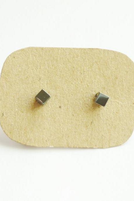 Small Gun Metal Cubic Cube Stud Earrings/Ear Post - Gift under 10 - 3 mm - Men Jewelry - Unisex