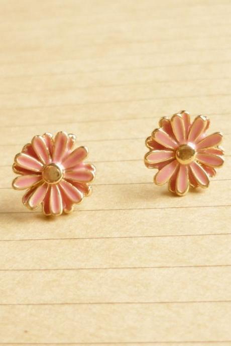 on SALE - Lovely Pale Pink Daisy Stud Earrings - Gift under 10