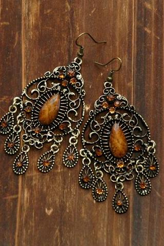Vintage Earrings - Amber Stones