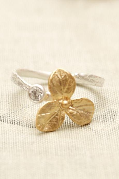 gold flower with rhinestone adjustable Ring
