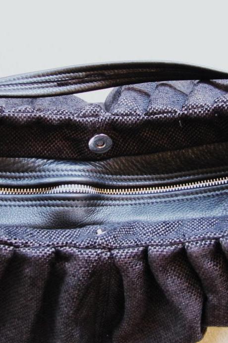 Additional upgrade for a leather zipper top closure