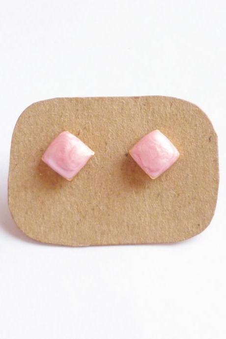 SALE - Bright Pearl Pink Rhombus Stud Earrings - 10 mm - Gift under 10
