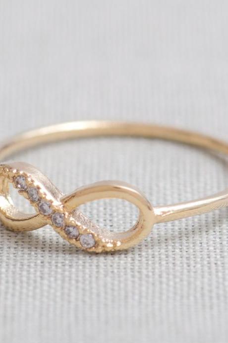 Us 7 Size-delicate Infinity Ring In Gold