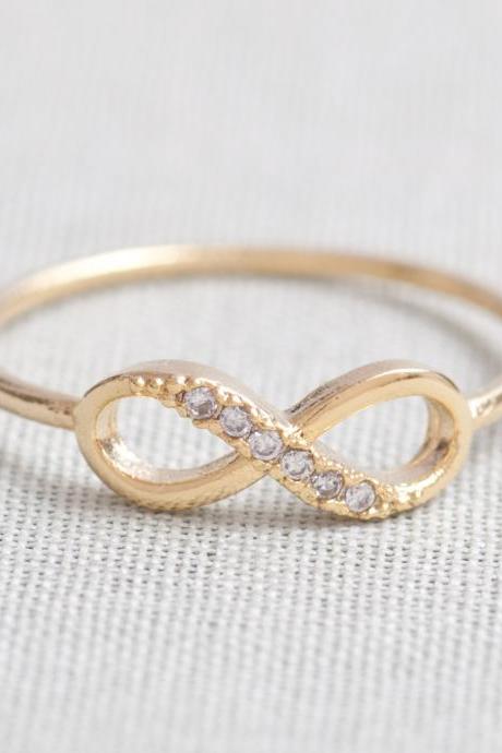 Us 8 Size-delicate Infinity Ring In Gold