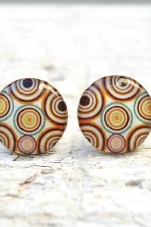 Geometric Circle Ear Studs Post in Shades of Brown