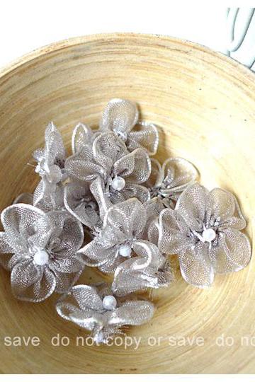 Organza grey flower with pearl centered / pack 