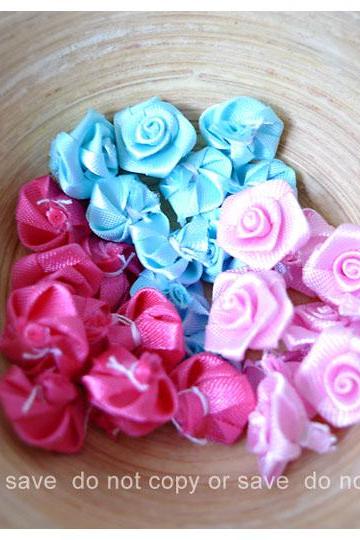 30 Rolled mini ribbon flowers / pack