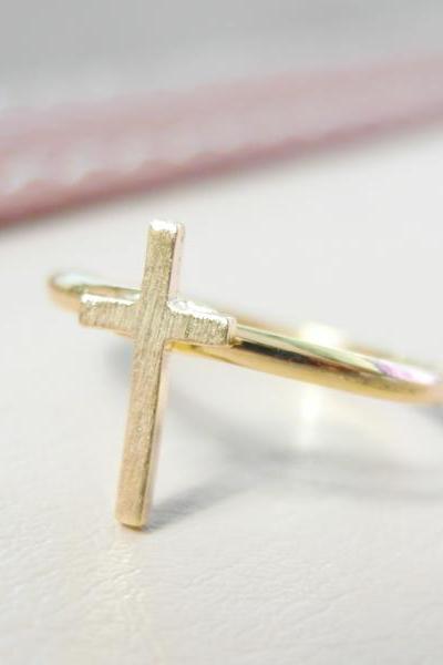 Dainty cross adjustable ring in gold, everyday jewelry, delicate minimal jewelry, knuckle ring