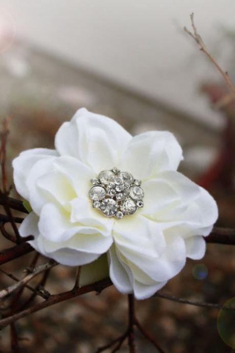 Off-white bridal flower hair, off- white bridal hair clip