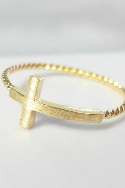 Sideways cross ring 7.5 size in gold , twisted ringband , everyday jewelry, delicate minimal jewelry, Happy price for this ring! $13 => $7!!!
