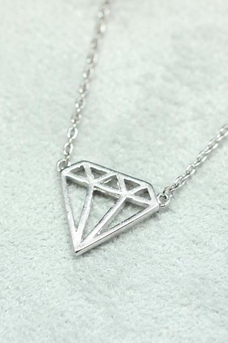 Cut-Out Diamond shape necklace in silver