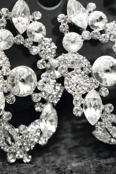 AUDREY-Gorgeous sparkle Swarovski Clear white Crystal drop pair Earrings. 