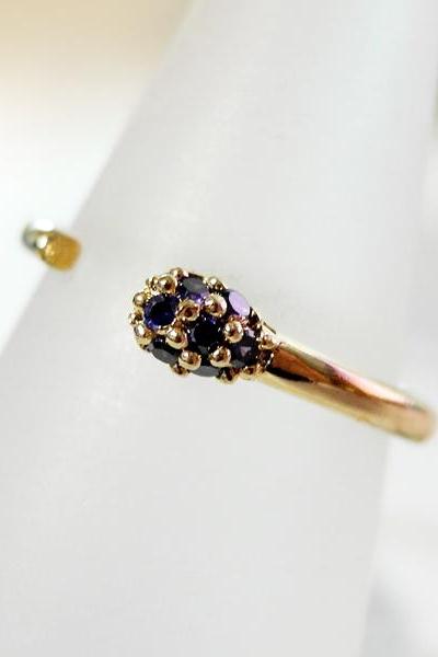 Match ring in gold with purple stone, knuckle ring, adjustable ring