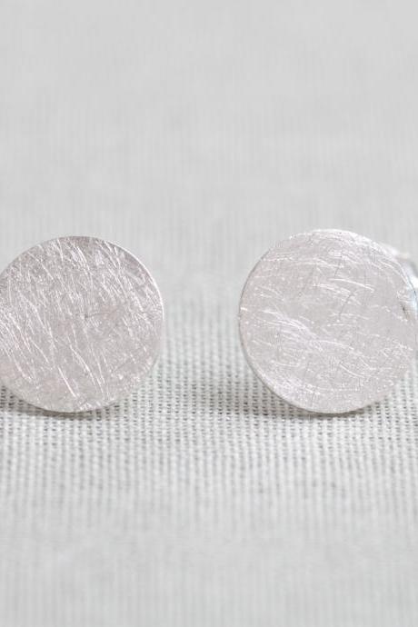 Brushed Circle Stud Earrings In Silver