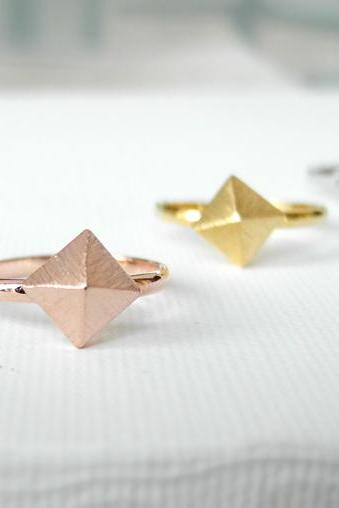 Pyramid ring in pink gold, adjustable ring, Knuckle ring