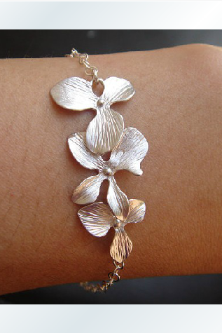 Silver flower bracelet